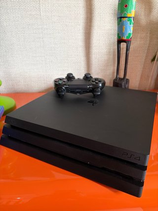 Consola Sony PS4 Pro Negra + 3 Juegos + 1 mando
