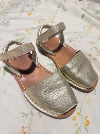Menorquinas doradas RIA Talla 32