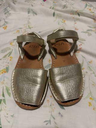 Menorquinas doradas RIA Talla 32