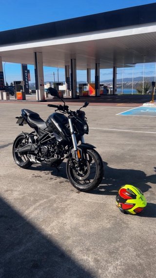 Voge 125r Negra