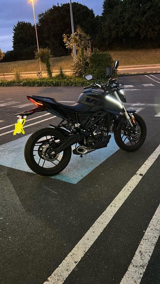 Voge 125r Negra