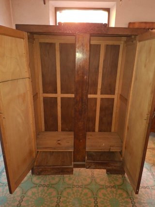 Dormitorio antiguo madera y cristal