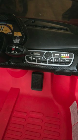 Coche eléctrico infantil