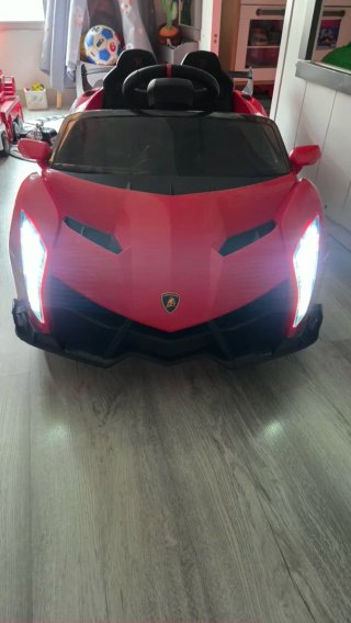 Coche eléctrico infantil