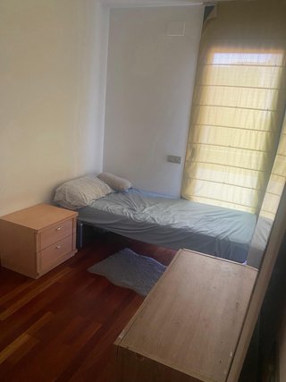 Alquilo habitación solo chicas