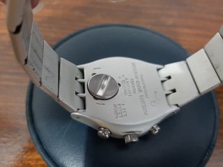 Swatch Irony Aluminio Cronógrafo Azul Plateado