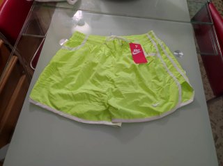 Shorts Nike Neón