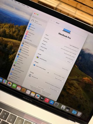MacBook Pro Apple 16gram 512gb SSD 16inch