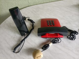 Telefono vintage nero Clock Phone e rosso a tasti