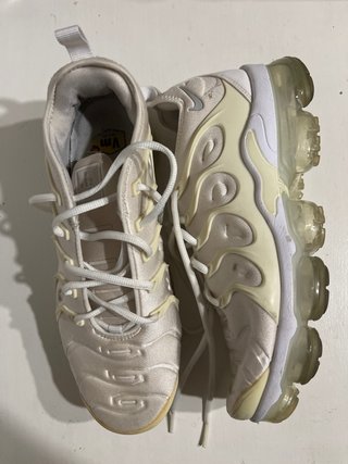 Zapatillas Nike Air Vapormax Plus Beige/Blanco