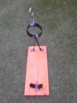 Jamonero de madera con soporte metálico