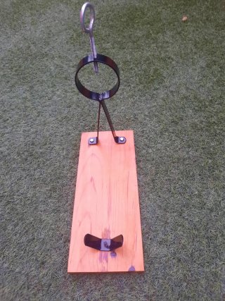 Jamonero de madera con soporte metálico
