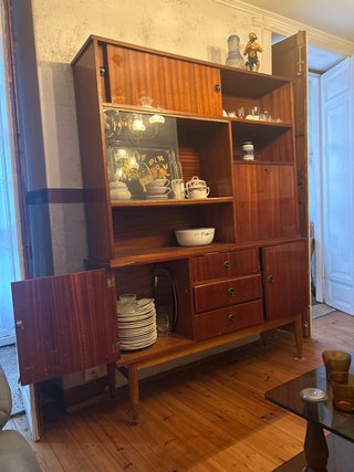 Mueble de salón madera y cristal