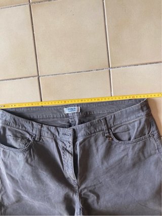 Lotto 2 pantaloni Krizia rossi e grigi