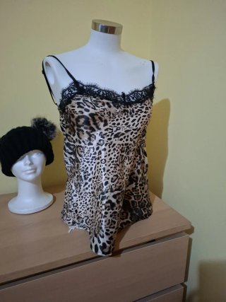 Top tirantes estampado leopardo y encaje