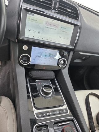 Jaguar F-Pace 2.0L i4D 177kW Portfol