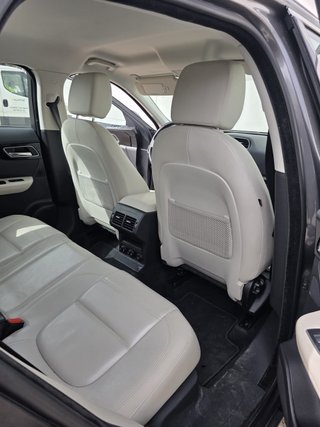 Jaguar F-Pace 2.0L i4D 177kW Portfol
