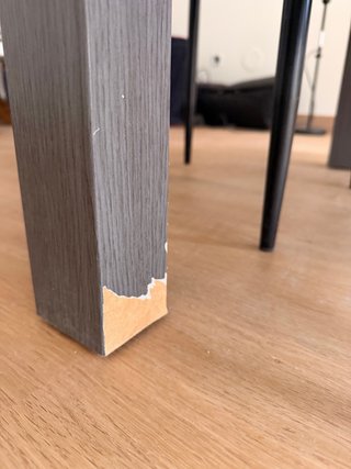 Mesa y 4 sillas comedor gris