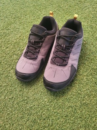 Zapatillas Boriken grises y negras