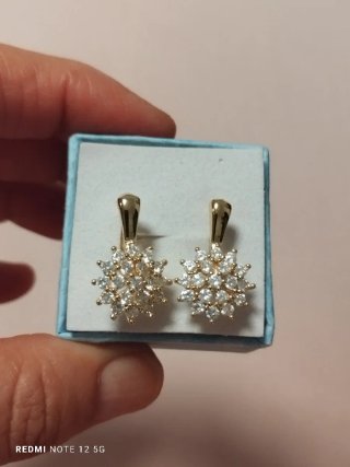Pendientes flor brillantes chapado oro