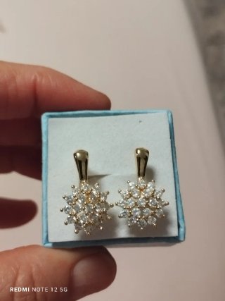 Pendientes flor brillantes chapado oro