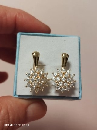 Pendientes flor brillantes chapado oro