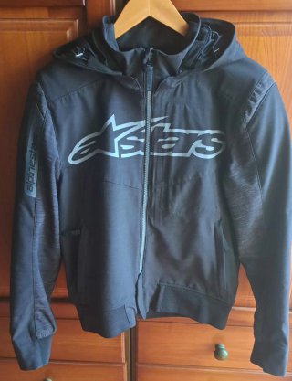 Chaqueta Alpinestars Negra y Gris con Capucha