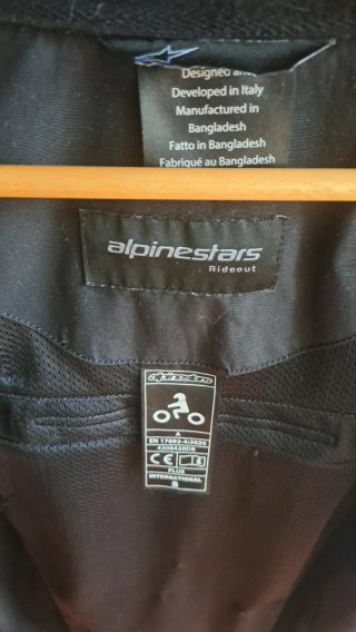 Chaqueta Alpinestars Negra y Gris con Capucha