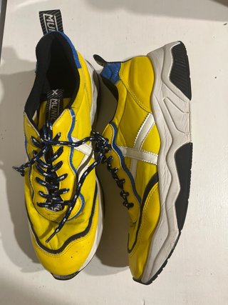 Zapatillas Munich Amarillas y Azules