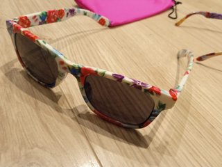 Gafas de sol niña 2 tamaños + funda