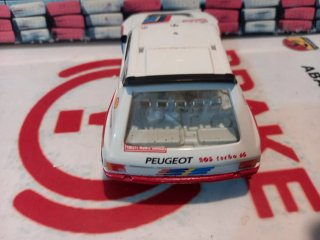 Peugeot 205 T16 Rally Scalextric osc usado competi