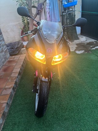Yamaha TZR 50 Negra y Rosa