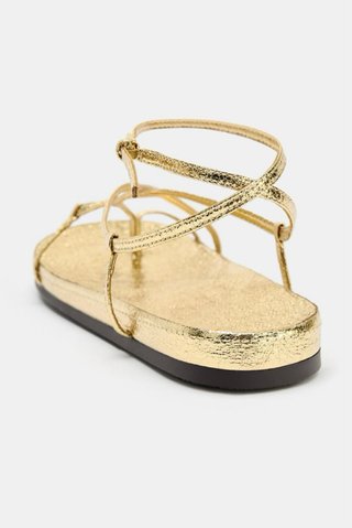 Sandalias doradas Zara