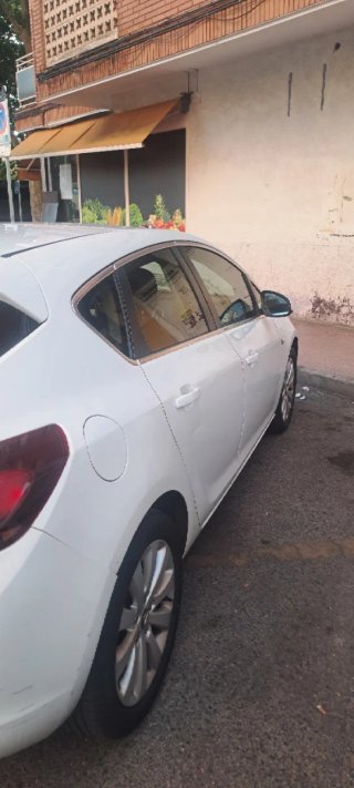 Opel Astra  j excelen 2012