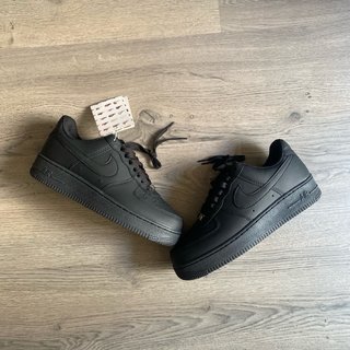 Nike Air Force 1 Triple Black Talla 40
