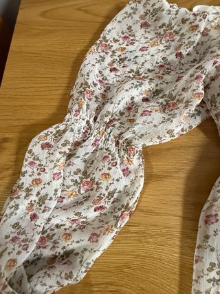 Vestido floral branco e rosa