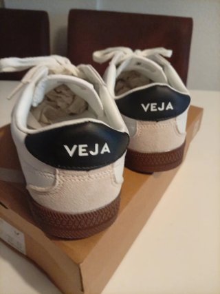Zapatillas Veja negro y Blanco