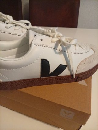 Zapatillas Veja negro y Blanco
