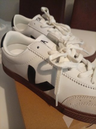 Zapatillas Veja negro y Blanco