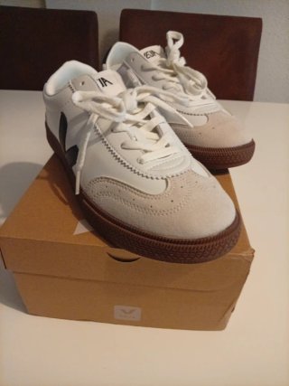 Zapatillas Veja negro y Blanco