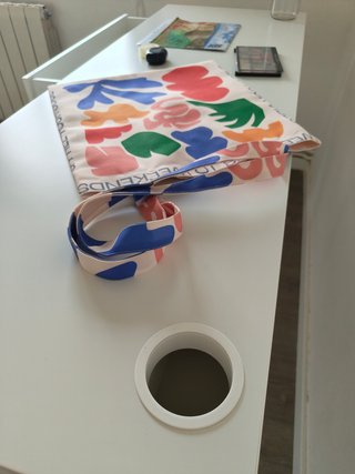 Escritorio IKEA Blanco con cajones - 142 x 50 cm