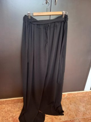 Pantalón negro ancho