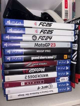 PS4 1TB + 2 joystick + giochi
