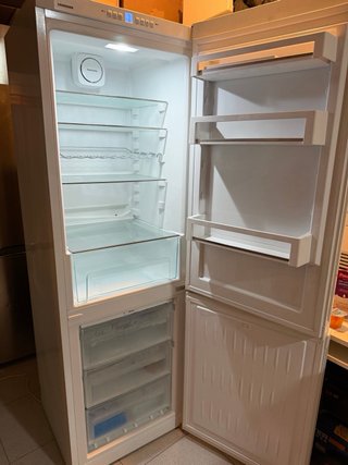 Nevera Liebherr blanca