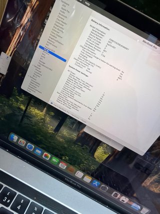 MacBook Pro Apple 15 inch 16gb ram 256gb SSD