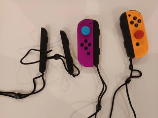 Nintendo Switch Azul y Rojo más accesorios y juego