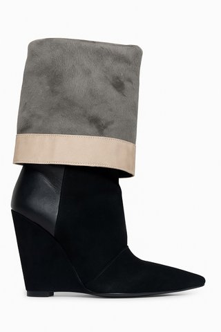 Nuevas a estrenar Botas altas cuña flecos negro