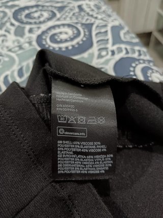 Vestido negro Divided