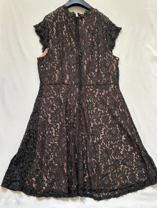 Vestido H&M negro de encaje talla L – elegante