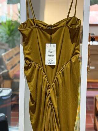 Vestido Zara mustard color sin usar